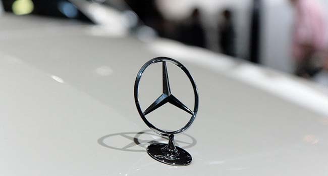   Mercedes-Benz  :  