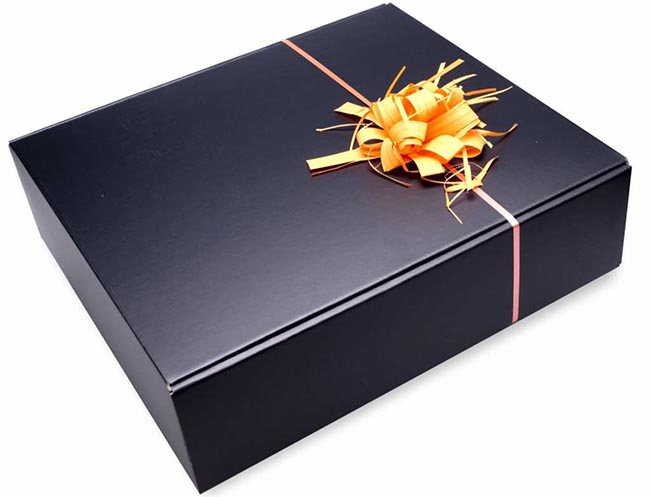 Подарункові коробки: варіанти, нюанси вибору та де купити