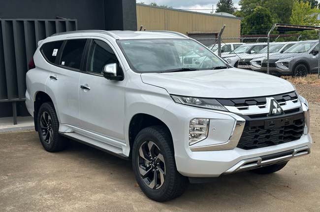   Mitsubishi Pajero  