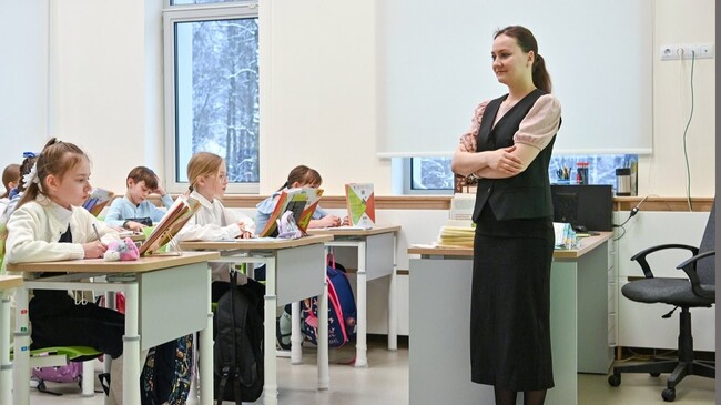 Не хватает 44 тысячи учителей: в Украине назревает кадровая катастрофа в школах Не хватает 44 тысячи учителей: в Украине назревает кадровая катастрофа в школах