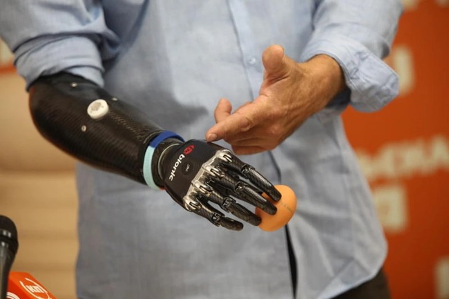 Робота біонічного протезу руки